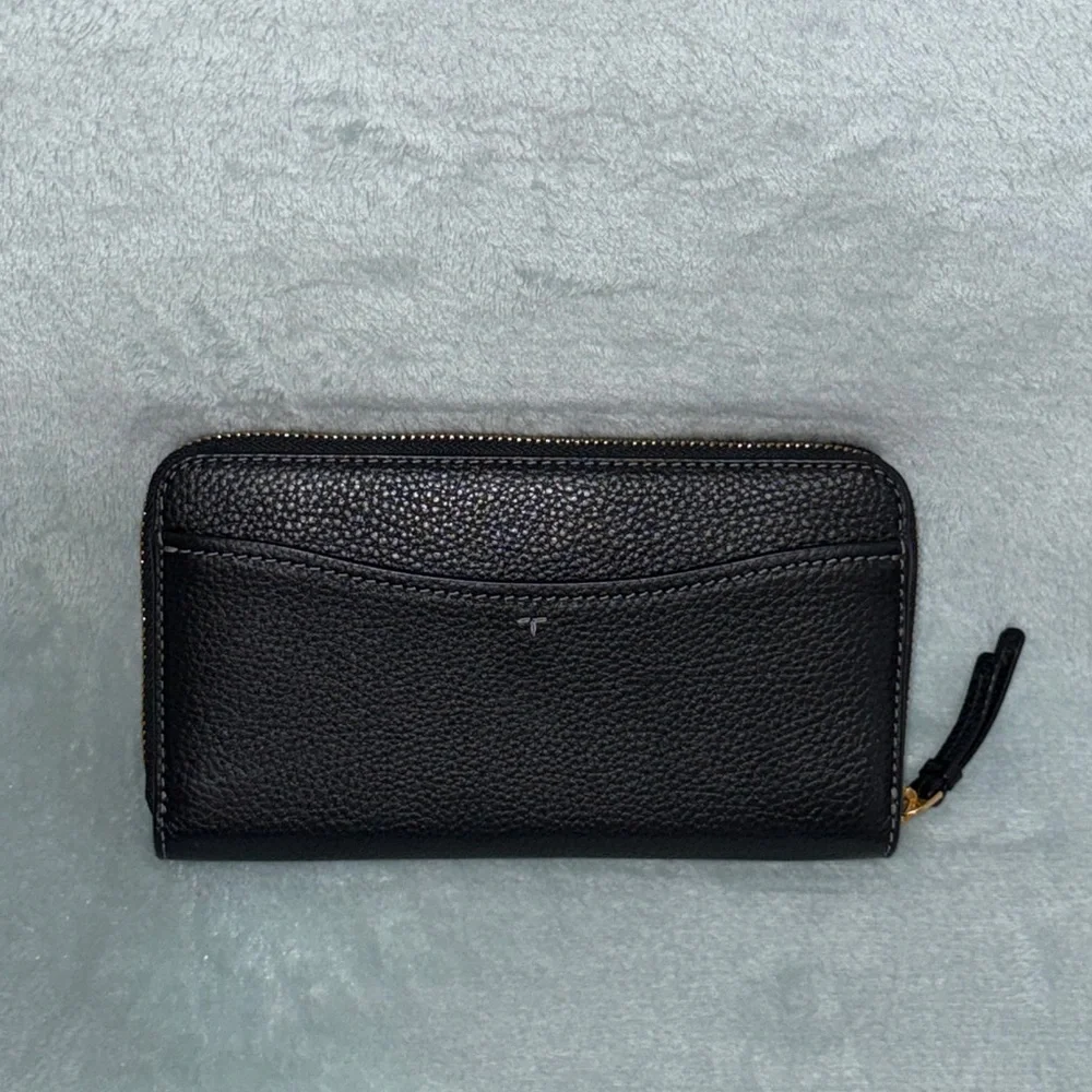 Tory Burch Black Pebbled Leather Thea Zip Continental Wallet
